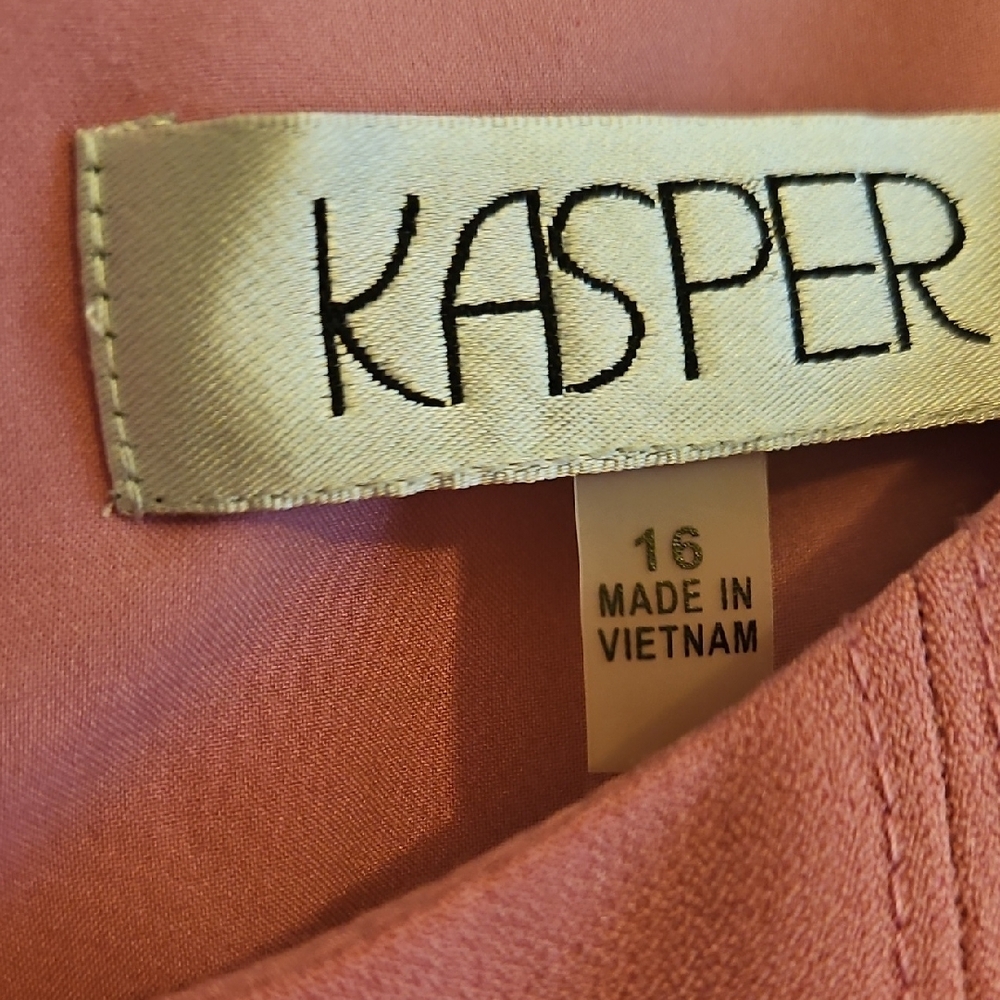 Kasper Pink Mini Dress with Chic Design - Picture 2 of 6